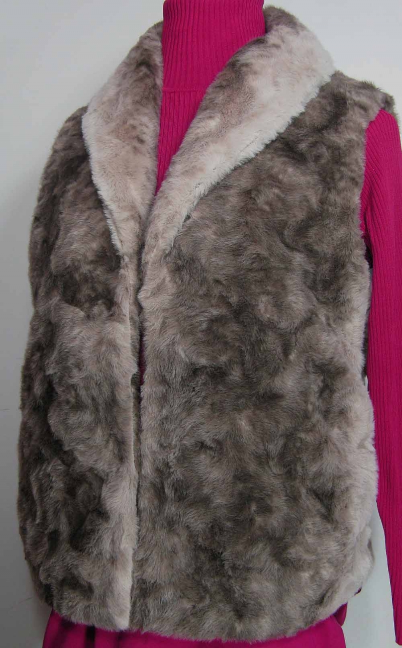 Faux Fur Vest in Fawn